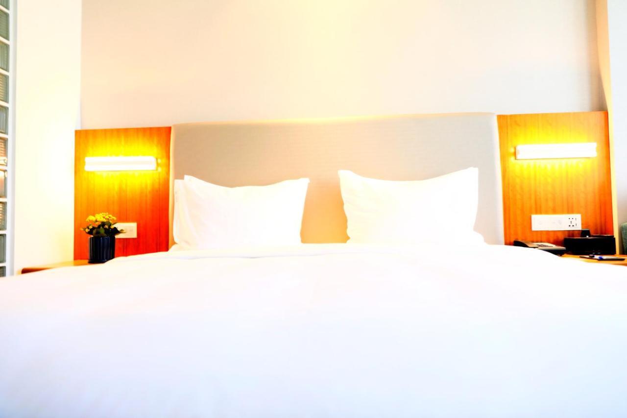 Holiday Inn Express Luoyang Xiyuan Eksteriør bilde