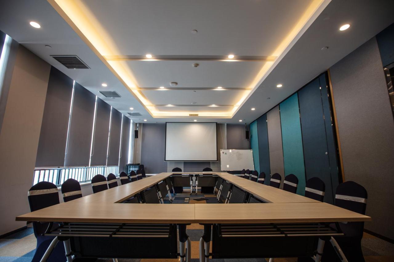 Holiday Inn Express Luoyang Xiyuan Eksteriør bilde